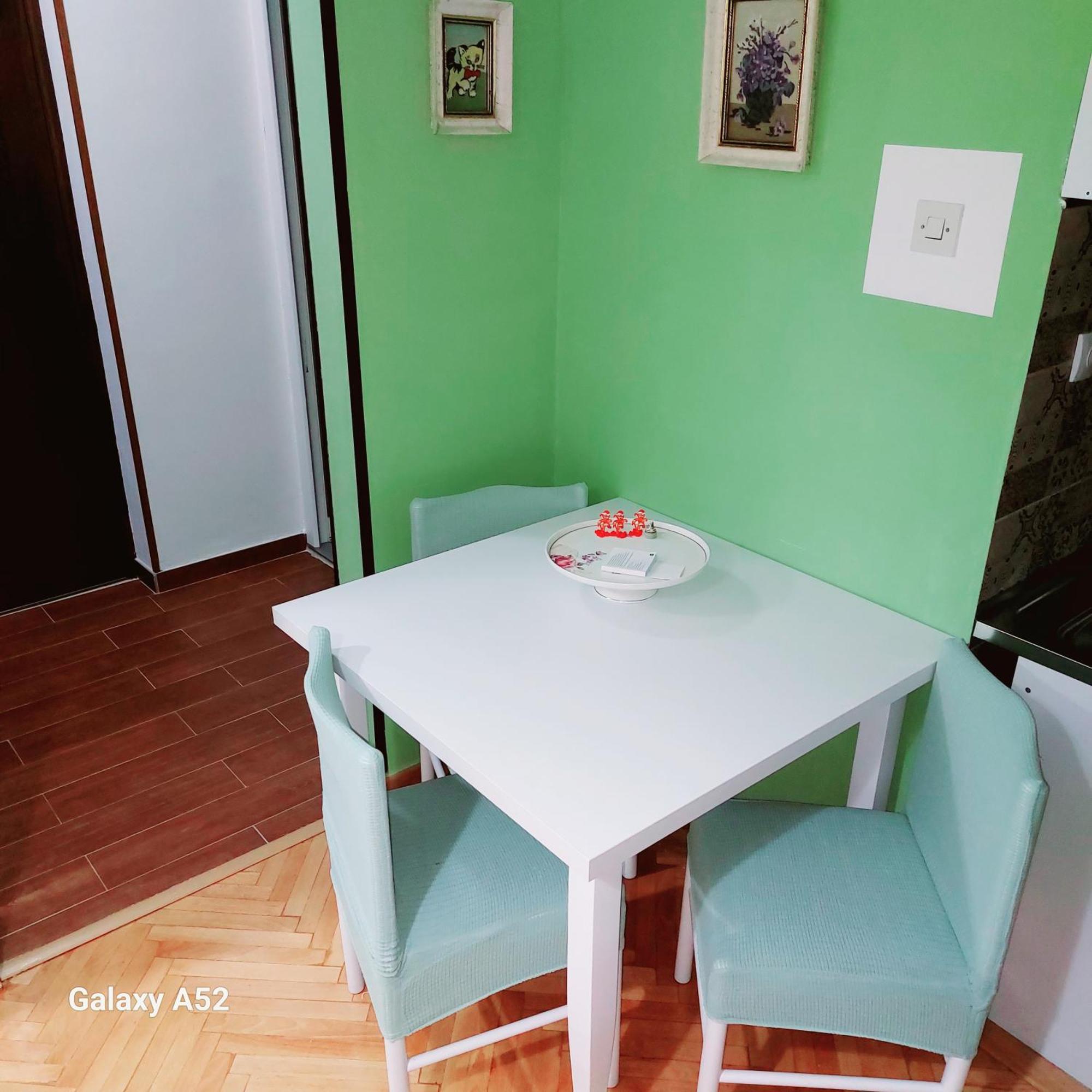 Apartman Pavle Pluzine Bagian luar foto