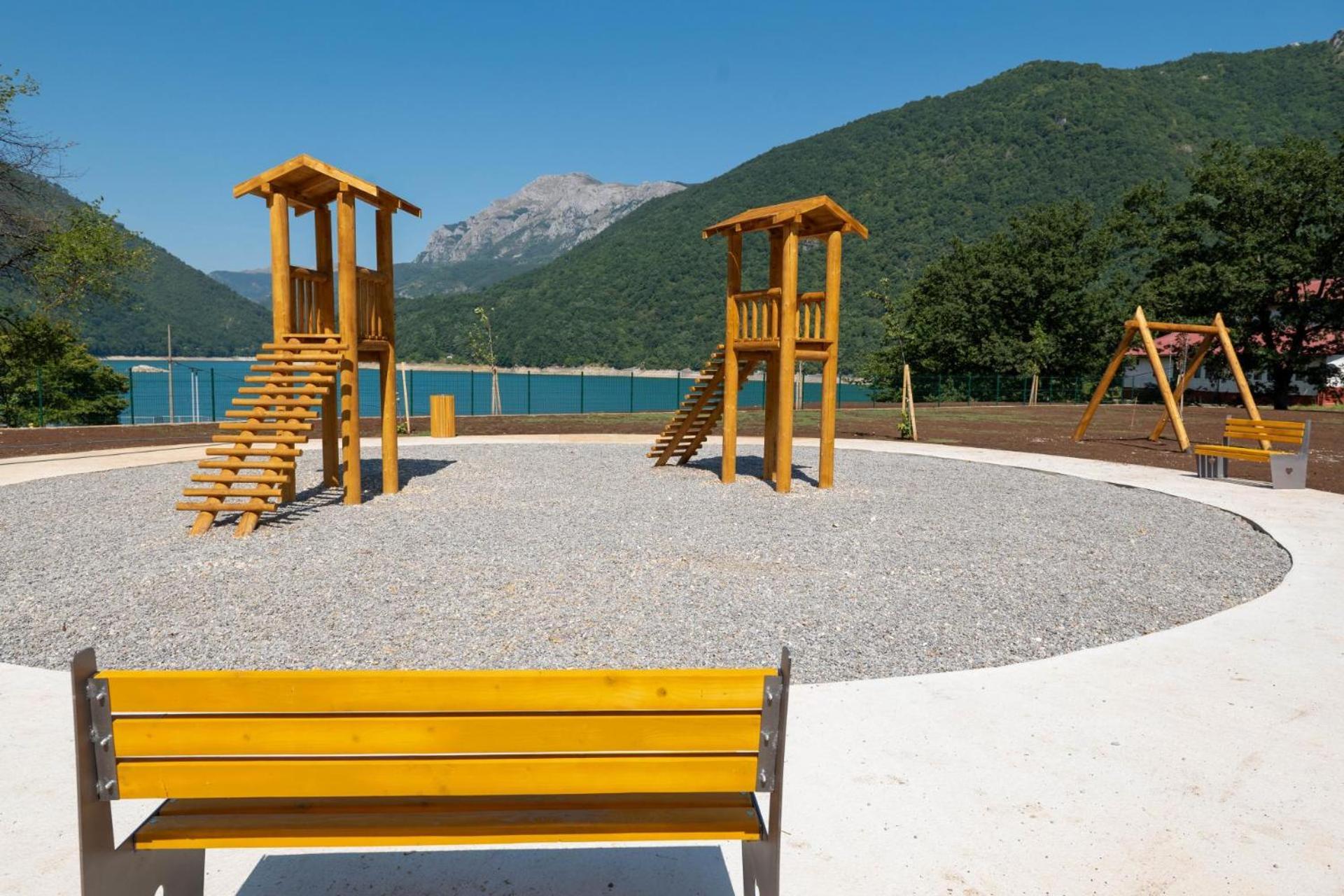 Apartman Pavle Pluzine Bagian luar foto